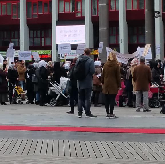 Shia Muslims march against radicalization in Rotterdam